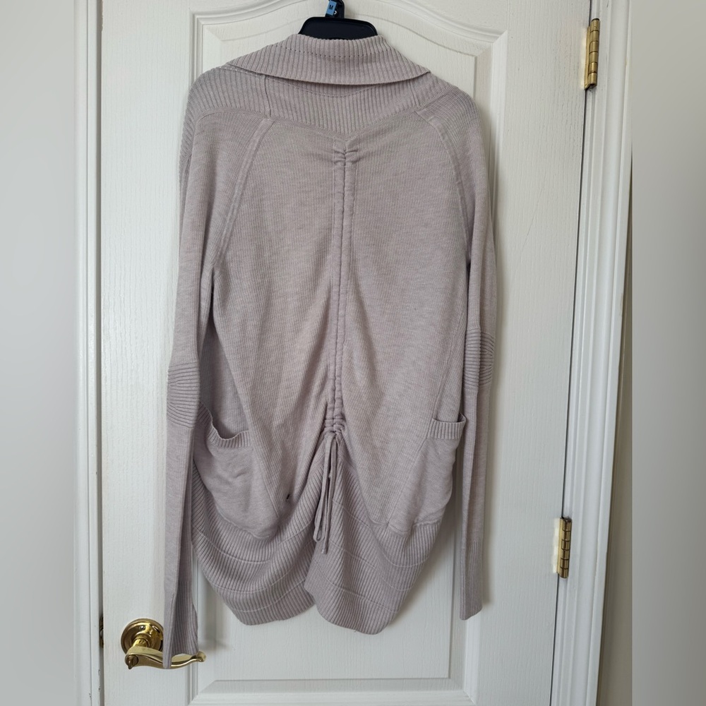 Lululemon Wrap Cardigan Size 2 - Picture 4 of 4